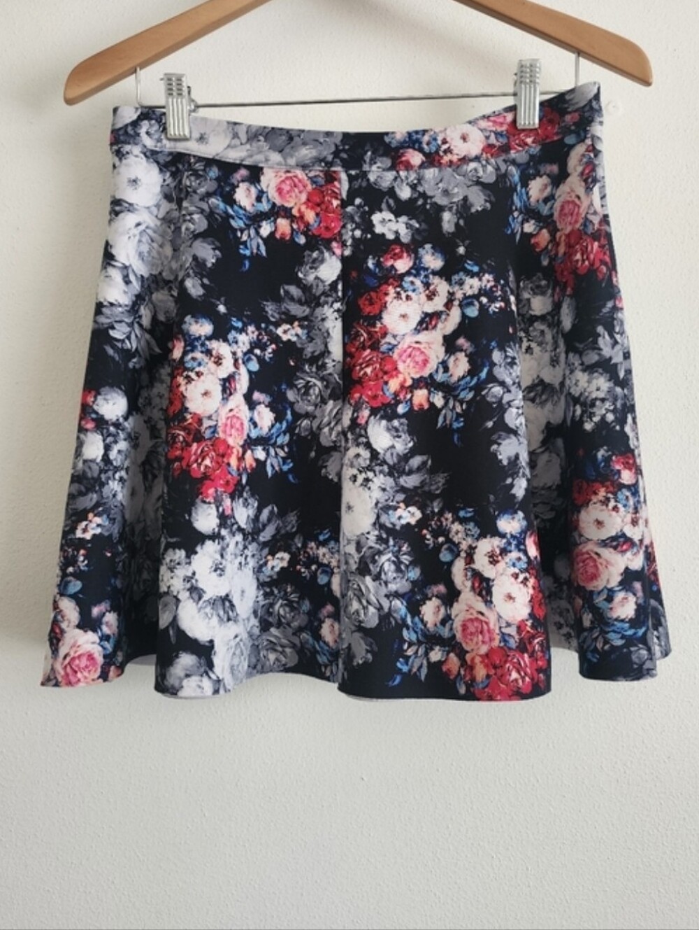 Abercrombie Fitch Floral Scuba Mini Skirt Large Black Pink Blue Painterly Art - Picture 5 of 8